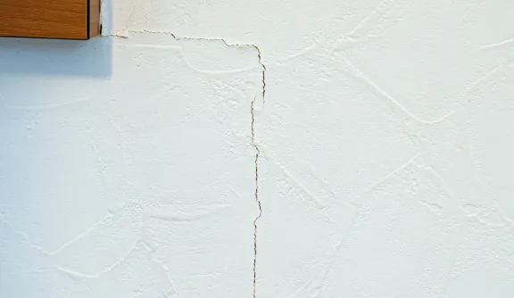 外壁のひび割れ